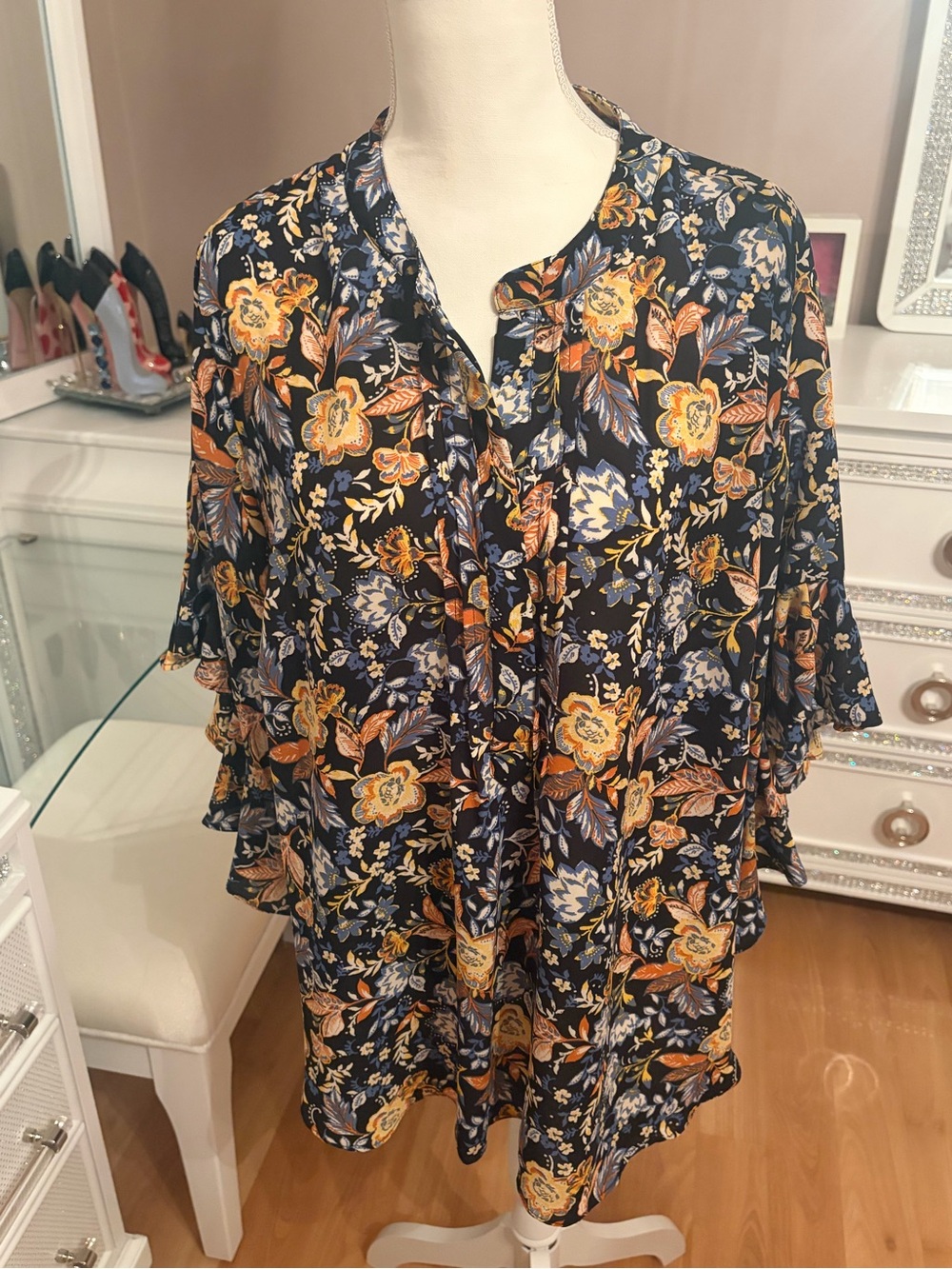 Vince Camuto Black & Blue Floral Blouse Size 3X